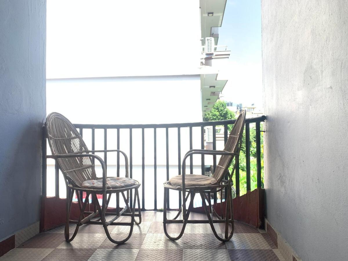 Hotel Peace Ganga Inn Pokhara Extérieur photo