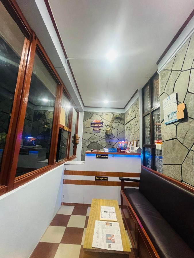 Hotel Peace Ganga Inn Pokhara Extérieur photo